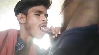 Bihari bottom vinod sucking big lund of boyfriend