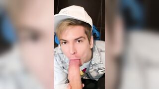 Delivery boy delivers the parcel with hot blowjob